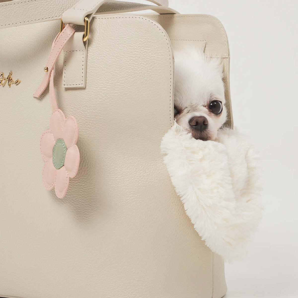 Charm Flor em Couro Legítimo | Pingente de Bolsa